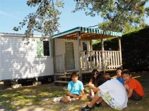 фото отеля Camping Les Pirons