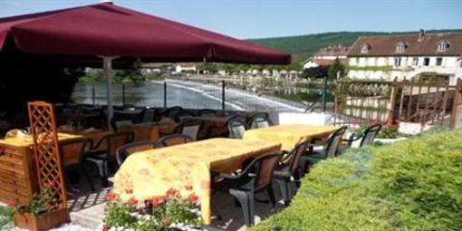 фото отеля Hotel-Restaurant La Truite de la Loue