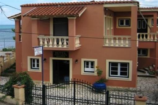 фото отеля Makris Apartments