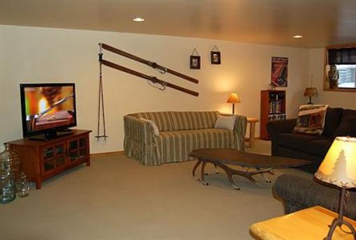 фото отеля Fernie Tightlines Lodge