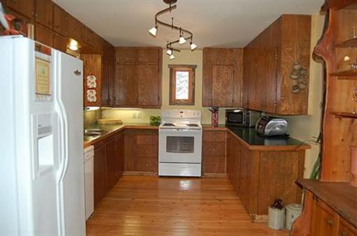 фото отеля Fernie Tightlines Lodge