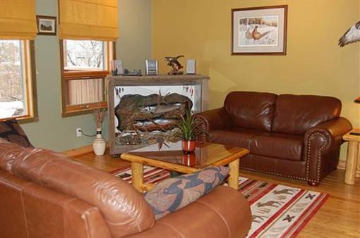 фото отеля Fernie Tightlines Lodge
