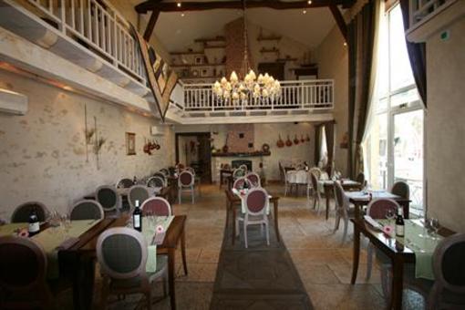 фото отеля Logis Le Vieux Chateau