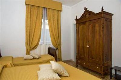 фото отеля Five Roses Bed & Breakfast