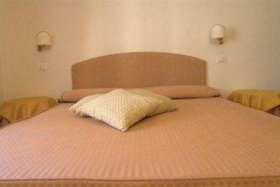 фото отеля Five Roses Bed & Breakfast