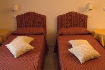 фото отеля Five Roses Bed & Breakfast
