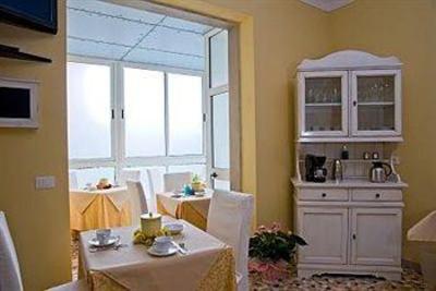 фото отеля Five Roses Bed & Breakfast