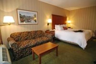 фото отеля Bend Inn & Suites