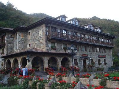 фото отеля Hotel del Oso Camaleno