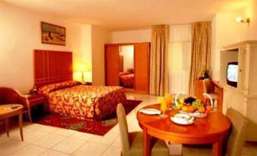 фото отеля Golden Tulip Dalma Suites