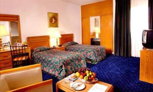 фото отеля Golden Tulip Dalma Suites