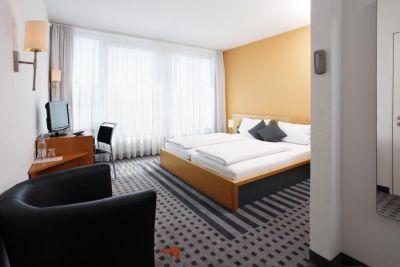фото отеля Hotel Arkadenhof Konigsbrunn
