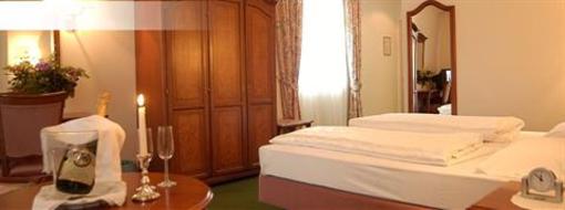 фото отеля Hotel Gruner Baum Brixen