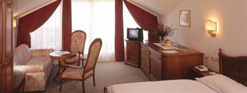 фото отеля Hotel Gruner Baum Brixen
