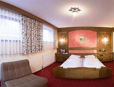 фото отеля Hotel Garni Montana Mayrhofen