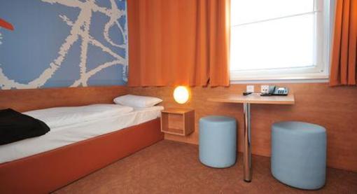 фото отеля B&B Hotel Baden Airpark Rheinmünster
