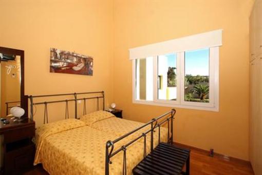 фото отеля Daphnis Villas