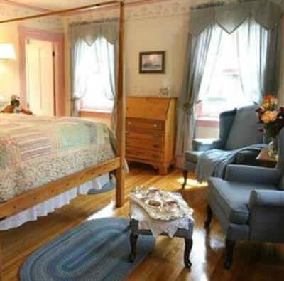 фото отеля Blue Harbor House