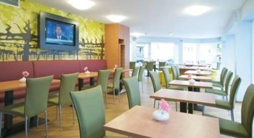 фото отеля B&B Hotel Heilbronn