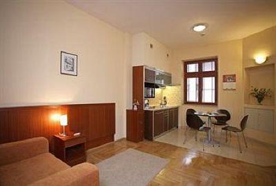 фото отеля Red Brick Apartments