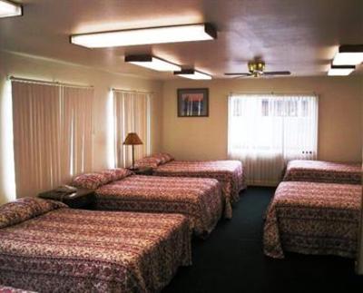 фото отеля Yellowstone Country Inn