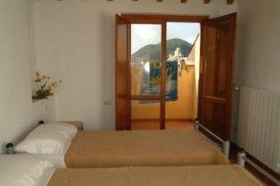 фото отеля Students Hostel Gowett Campiglia Marittima