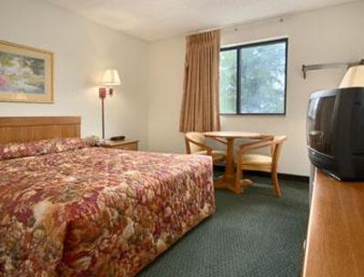 фото отеля Super 8 Davenport