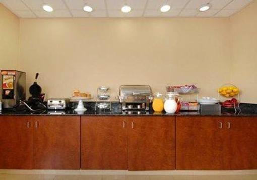 фото отеля Comfort Suites Brunswick
