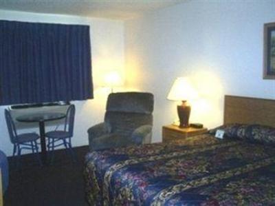 фото отеля Quincy Inn & Suites