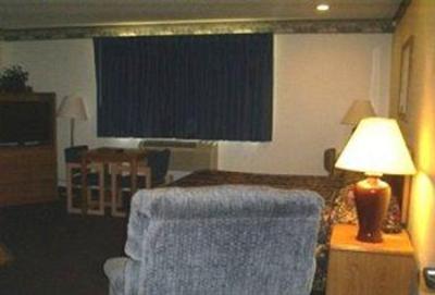 фото отеля Quincy Inn & Suites