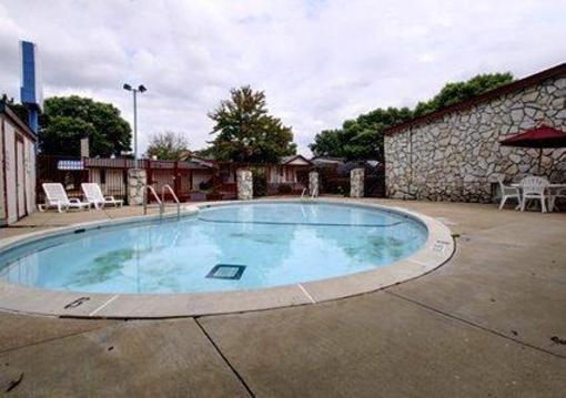фото отеля Rodeway Inn & Suites Fenton
