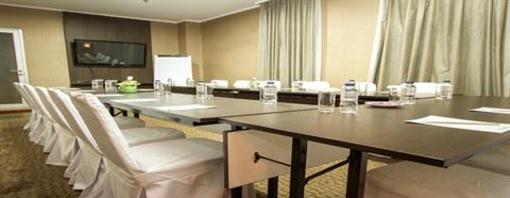 фото отеля Lorin Hotel Sentul