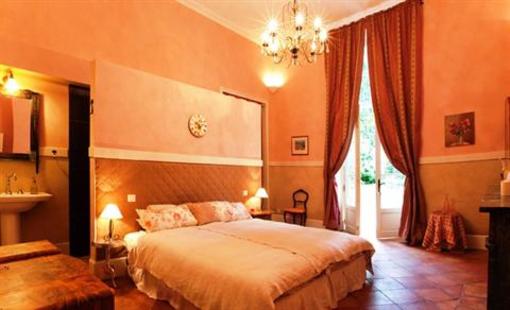 фото отеля Le Petit Chateau Argoumbat Beaumont-de-Lomagne