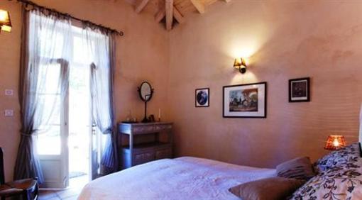 фото отеля Le Petit Chateau Argoumbat Beaumont-de-Lomagne