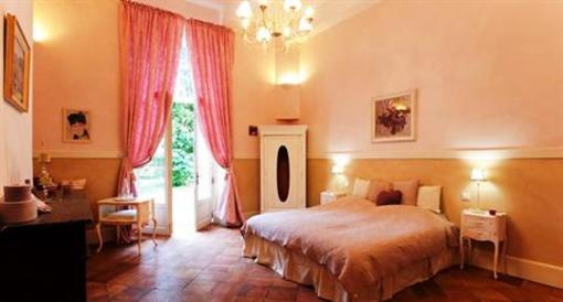 фото отеля Le Petit Chateau Argoumbat Beaumont-de-Lomagne