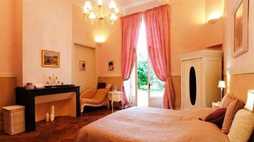 фото отеля Le Petit Chateau Argoumbat Beaumont-de-Lomagne
