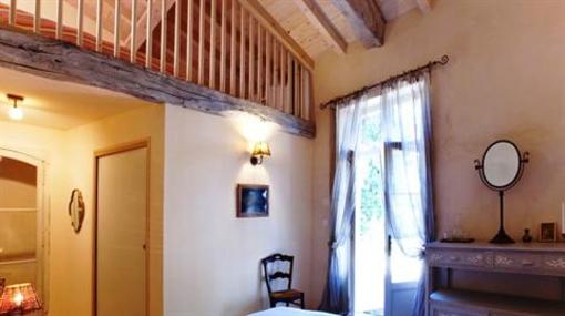 фото отеля Le Petit Chateau Argoumbat Beaumont-de-Lomagne
