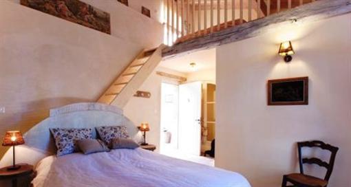 фото отеля Le Petit Chateau Argoumbat Beaumont-de-Lomagne
