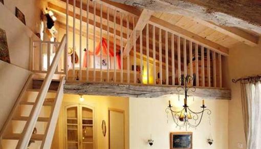 фото отеля Le Petit Chateau Argoumbat Beaumont-de-Lomagne