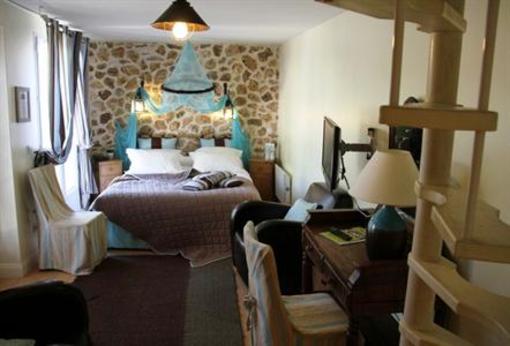 фото отеля Logis Hotel De La Chapelle
