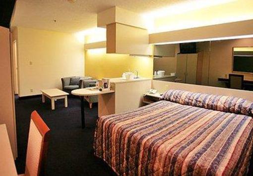 фото отеля Econo Lodge Inn & Suites Evansville