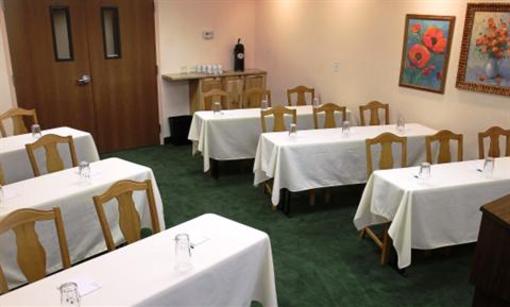 фото отеля Gateway Studio Suites