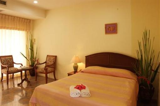 фото отеля Goldenland Resort & Camp