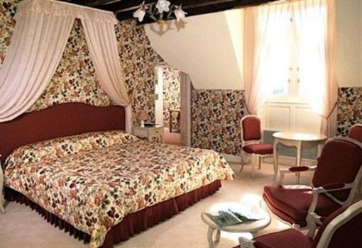 фото отеля Chateau Hotel Savigny
