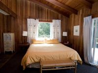 The Andiron Seaside Inn & Cabins