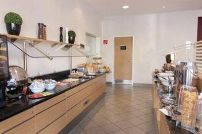фото отеля Holiday Inn Express Koln-Mulheim