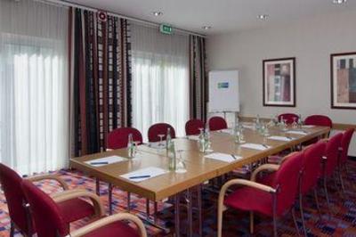 фото отеля Holiday Inn Express Koln-Mulheim