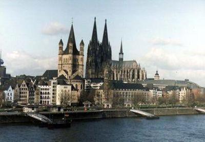 фото отеля Holiday Inn Express Koln-Mulheim