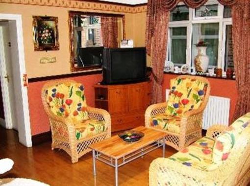 фото отеля Norbury Crescent Hotel London