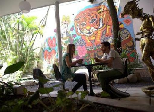 фото отеля Urban Buddha Hostel Medellin